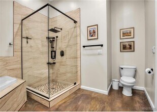 185 York St in Buffalo, NY - Building Photo - Building Photo