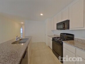 2500 Bunkerton Dr in Fort Worth, TX - Building Photo - Building Photo