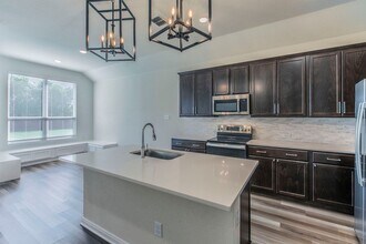 129 Cara Cir in Woodway, TX - Building Photo - Building Photo