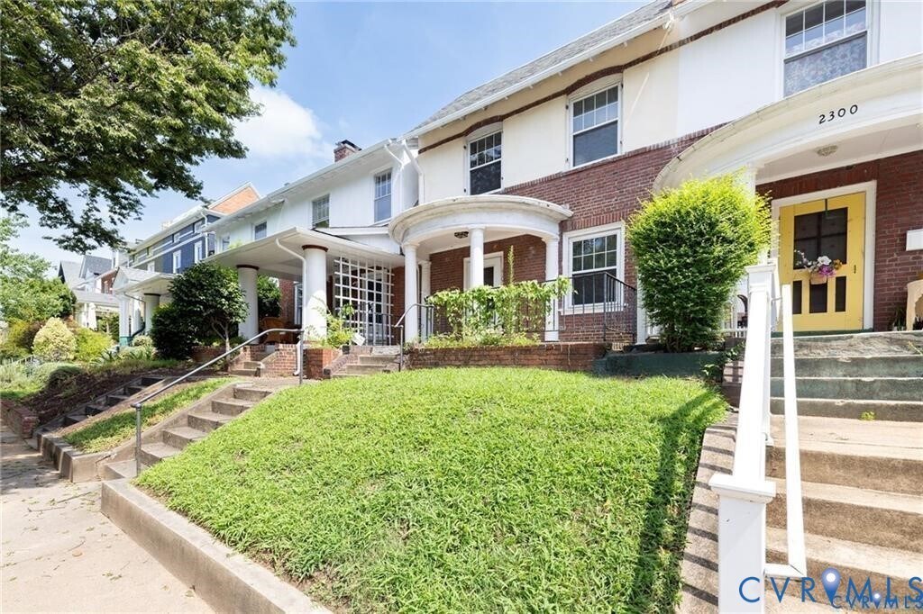2302 Maplewood Ave in Richmond, VA - Building Photo