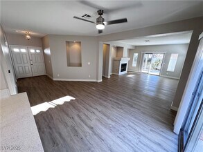 2544 Golden Sands Dr in Las Vegas, NV - Building Photo - Building Photo