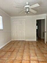 270 S Melrose Dr in Miami Springs, FL - Foto de edificio - Building Photo
