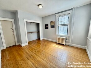 6 Sutherland Rd, Unit 3 in Boston, MA - Building Photo - Building Photo