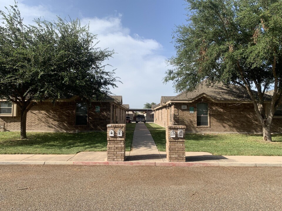 2401 Moonlight Ln, Unit 3 in Edinburg, TX - Building Photo