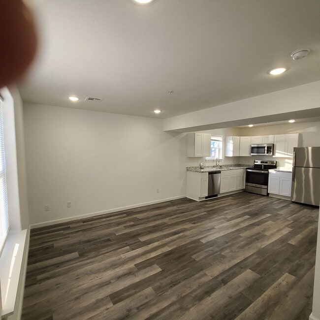 407 E Doxey St in Strafford, MO - Building Photo - Building Photo