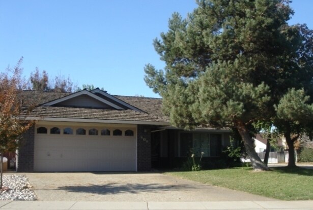 600 Bowers Way in Wheatland, CA - Building Photo