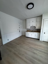 120 Center Ave, Unit upper in North Tonawanda, NY - Building Photo - Building Photo