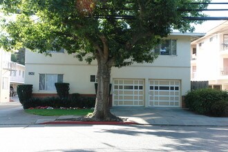 1249-1265 Oak Grove Ave in Burlingame, CA - Building Photo - Building Photo