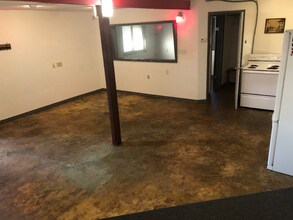 9100 Georgian Dr, Unit Back apt in Austin, TX - Foto de edificio - Building Photo