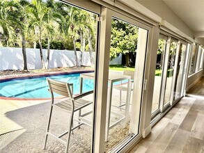 19340 NE 18th Ct in Miami, FL - Building Photo - Building Photo