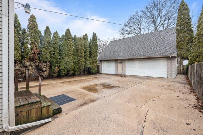 511 Continental Blvd in Toledo, OH - Foto de edificio - Building Photo