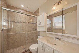 1211 Helms Rd in Houston, TX - Building Photo