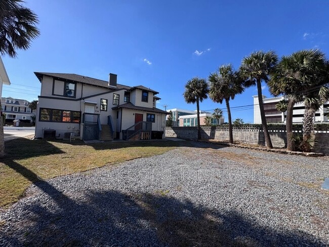 436 N Grandview Ave in Daytona Beach, FL - Foto de edificio - Building Photo
