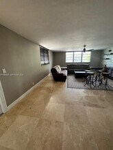 1811 Jefferson St in Hollywood, FL - Foto de edificio - Building Photo