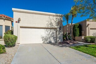 10640 E Vogel Ave in Scottsdale, AZ - Building Photo