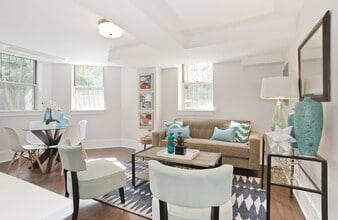 Sedgwick Gardens Apartments in Washington, DC - Foto de edificio - Building Photo