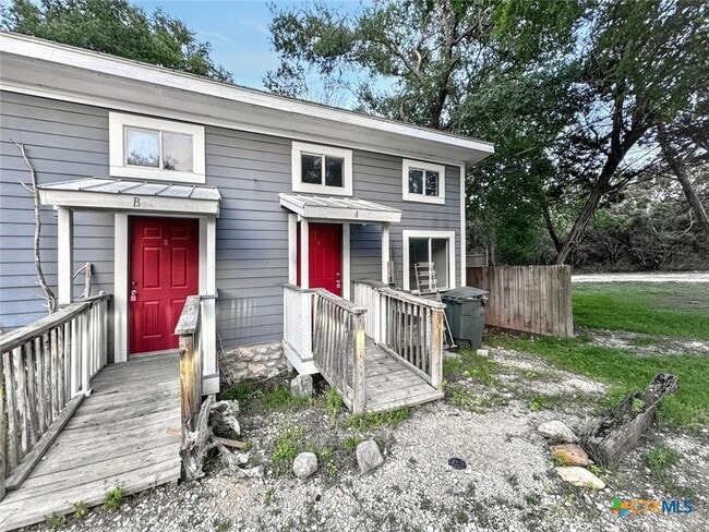 1108 W McCarty Ln in San Marcos, TX - Building Photo - Building Photo