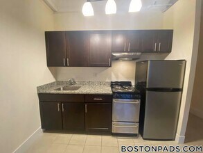 62 Boylston St in Boston, MA - Building Photo - Building Photo