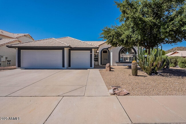 property at 1646 N Avoca