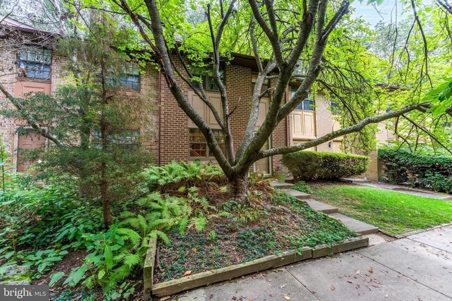 property at 2004 Headlands Cir