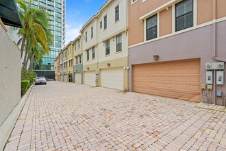 691 Hibiscus St in West Palm Beach, FL - Building Photo - Building Photo