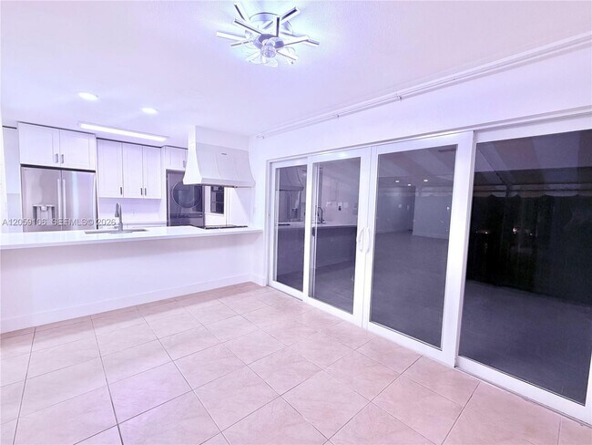 7011 Crown Gate Ct