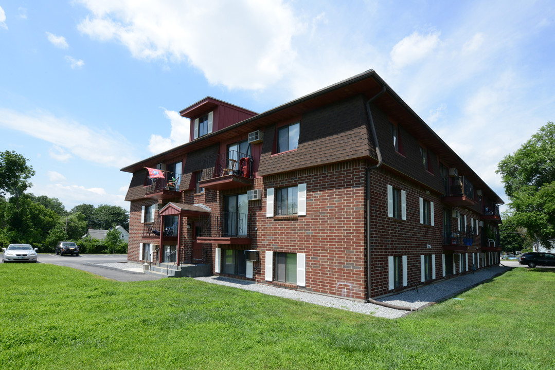 Valley Grove Apartments in Manchester, NH - Building Photo