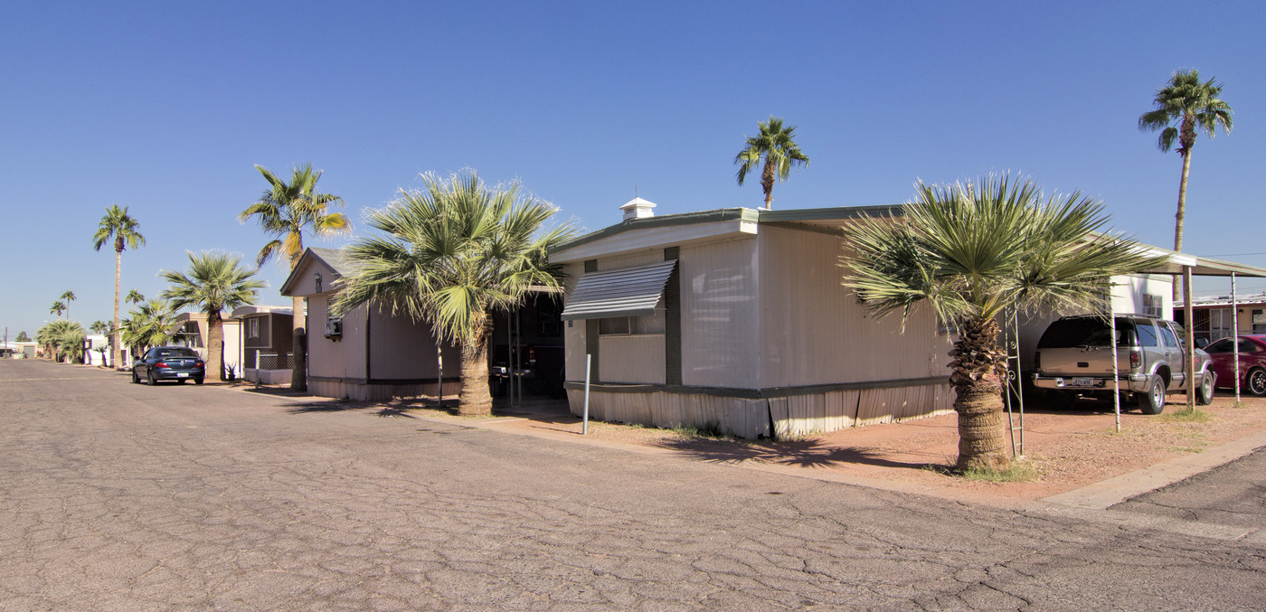 Hummingbird MHP in Avondale, AZ - Building Photo