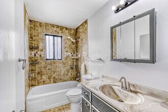 9406 W 57th Ave in Arvada, CO - Foto de edificio - Building Photo