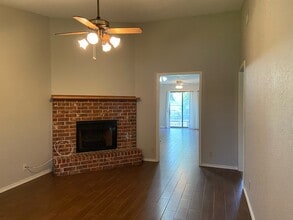 702 Blackwell Ave, Unit b in Manchaca, TX - Building Photo - Building Photo