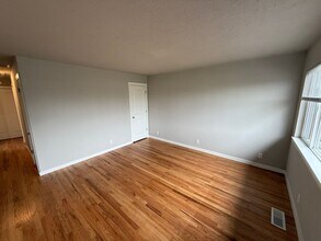 2236 Hoyt St SE in Salem, OR - Building Photo - Building Photo