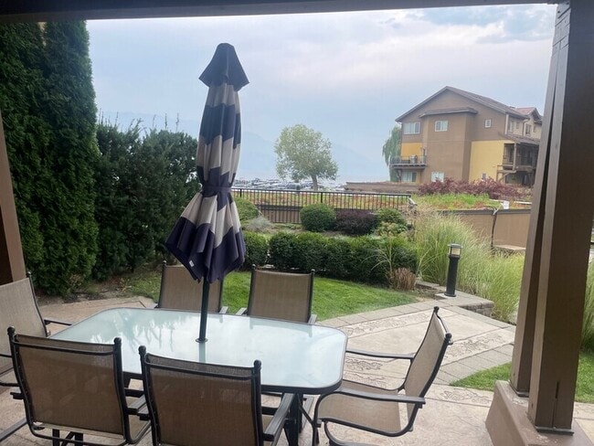 property at 4026 Pritchard Dr N