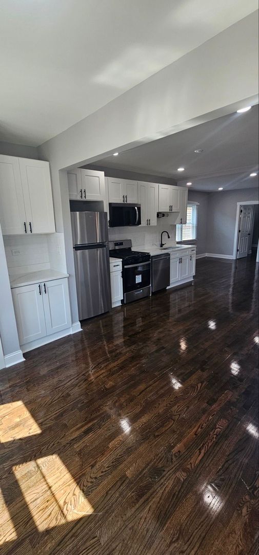 5605 N Keystone Ave in Chicago, IL - Building Photo - Building Photo
