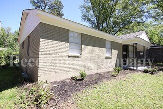 4338 Manor Haven Dr in Memphis, TN - Building Photo - Building Photo