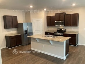 919 Lilfield Ln, Unit 120 in Atlanta, GA - Foto de edificio - Building Photo