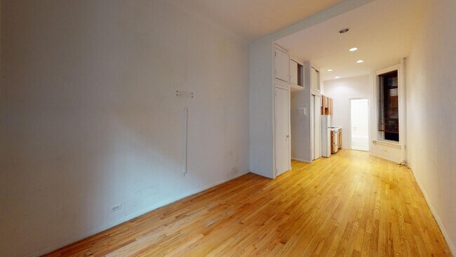 315 E 93rd St in New York, NY - Building Photo - Building Photo