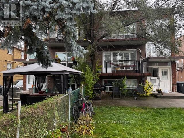 property at 20 Elway Ct