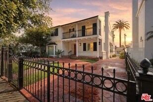 1170 S Beverwil Dr in Los Angeles, CA - Building Photo