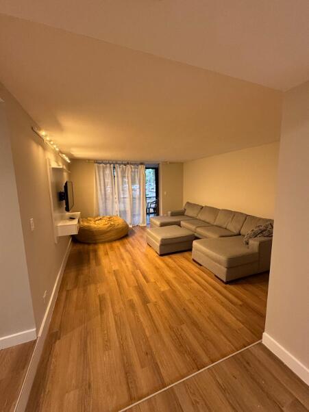 3660 Inverrary Dr in Lauderhill, FL - Building Photo - Building Photo