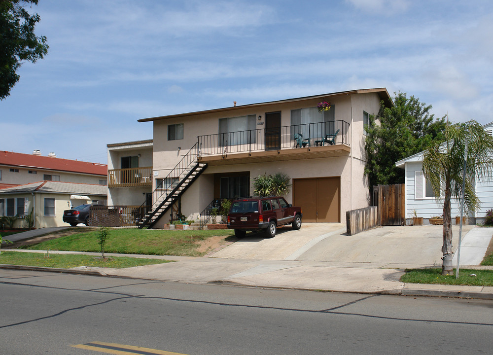 1868-1872 Diamond St in San Diego, CA - Building Photo