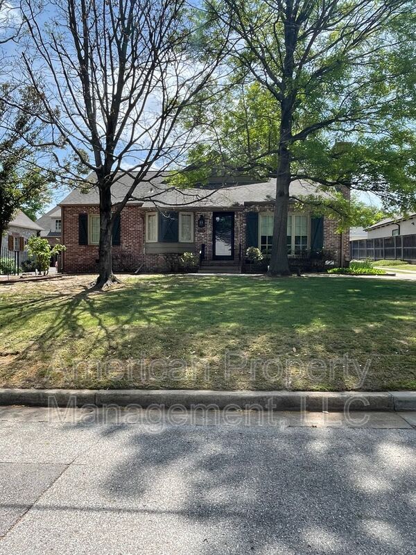 property at 2536 E 22nd Pl