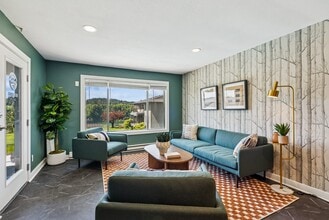 Overlook at the Willamette in Milwaukie, OR - Foto de edificio - Building Photo