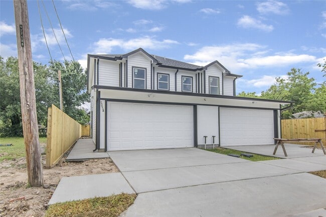 property at 2305 Sakowitz St