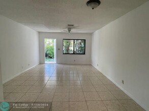 3741 Riverside Dr, Unit A in Coral Springs, FL - Building Photo - Building Photo