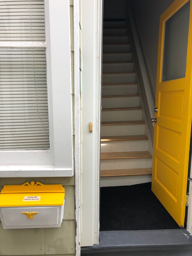 1579 E 32nd St, Unit Up