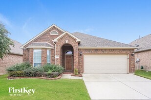 2744 Cedar Ridge Ln in Fort Worth, TX - Building Photo