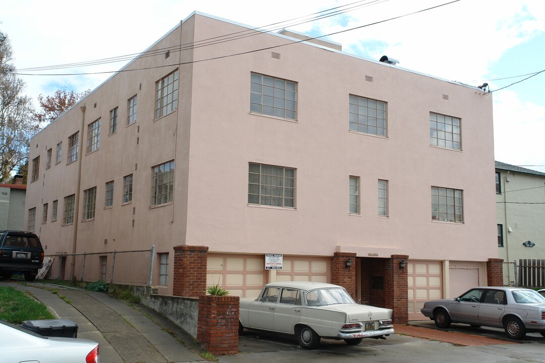 1919 Curtis St in Berkeley, CA - Building Photo