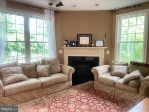 4450 Black Ironwood Dr in Fairfax, VA - Building Photo - Building Photo