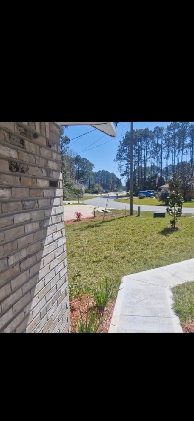 137 Ullian Trl in Palm Coast, FL - Building Photo - Building Photo