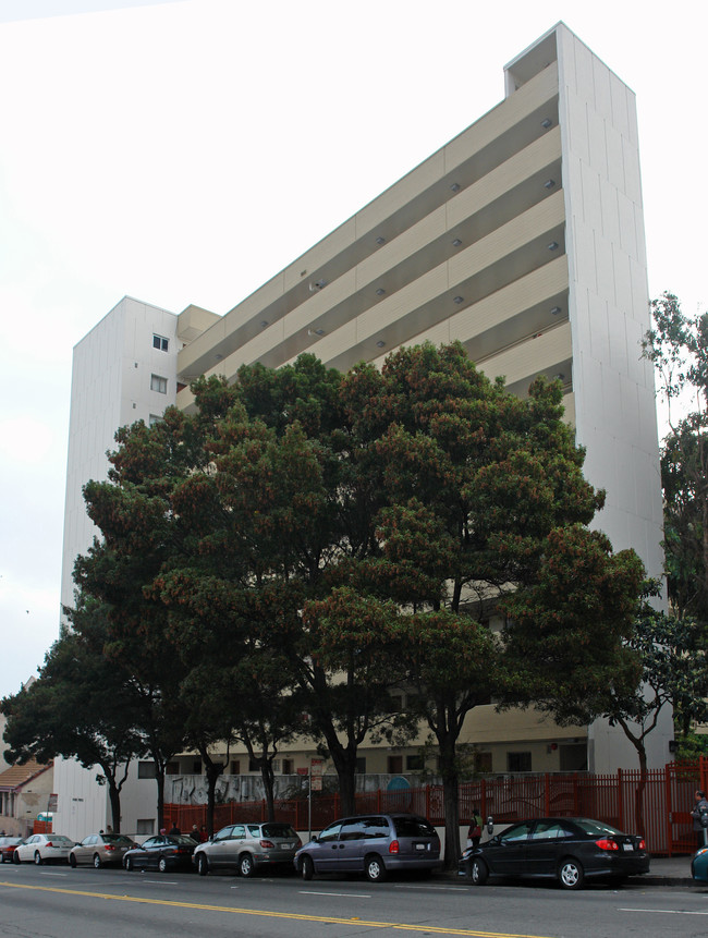 Ping Yuen North Apartments in San Francisco, CA - Building Photo - Building Photo